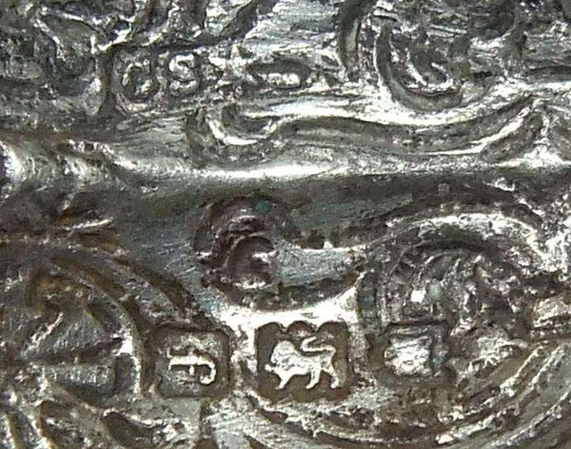 THE CUTEST HALLMARKED SILVER CONDIMENT SPOON DATED 1901 BY CORNELIUS SAUNDERS & FRANCIS SHEPHERD