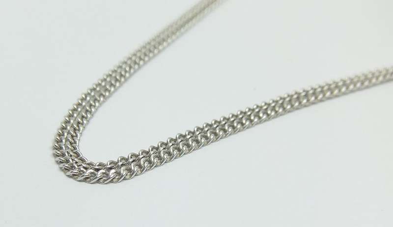 A GOOD QUALITY STERLING SILVER NECKLACE WITH AN ABSOLUTELY UNIQUE ONE OF A KIND PENDANT