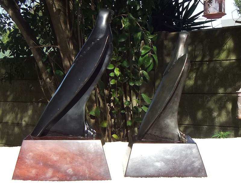 TWO MAGNIFICENT SOLID BRONZE EAGLE STATUES ON WOODEN PLINTHS