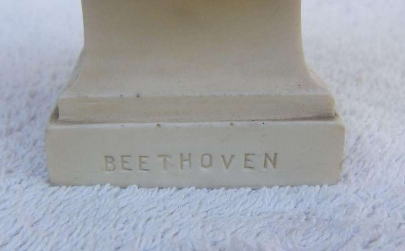 A VINTAGE ITALIAN MADE RESIN BUST OF BEETHOVEN BY G RUGERRI