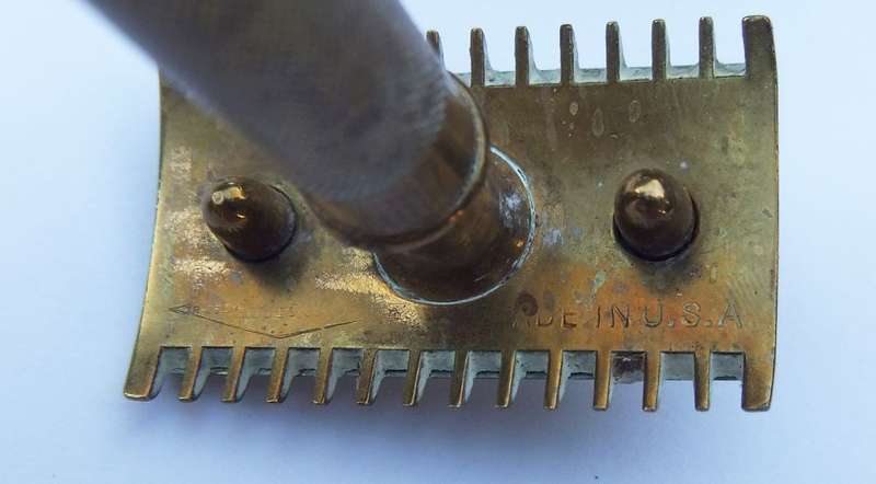 SOMETHING DIFFERENT !! A VINTAGE BRASS GENTS SHAVING SET MADE FOR GILLETTE U.S.A - AS FOUND !!