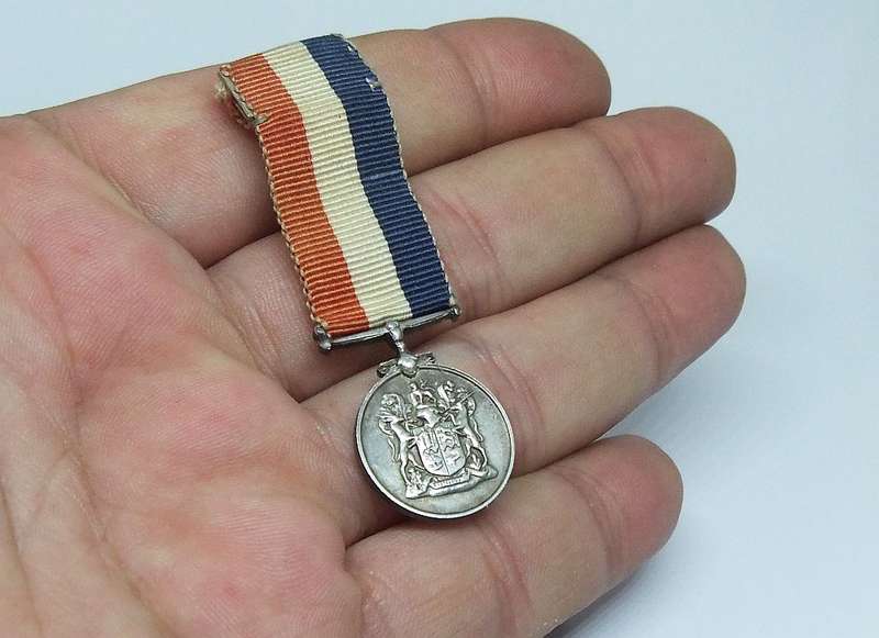 AN AWESOME WW2 MINIATURE STERLING SILVER MILITARY SERVICE MEDAL 1939-1945 WITH ORIGINAL RIBBON