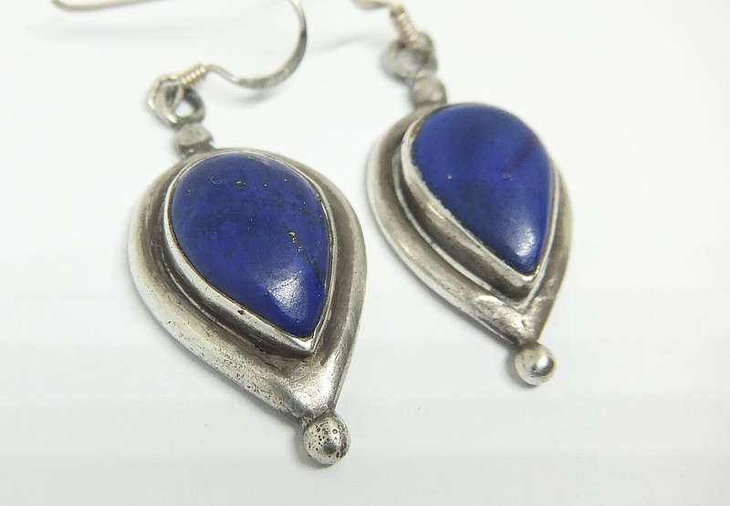 WOW !! A HEAVY QUALITY PAIR OF STERLING SILVER EARRINGS SET WITH CABOCHON LAPIS LAZULI STONES !!