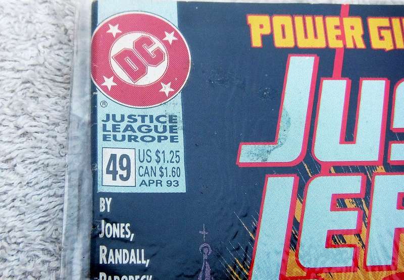 DC COMICS - 1993 JUSTICE LEAGUE #49 - POWER GIRL FIGHTS ALONE !
