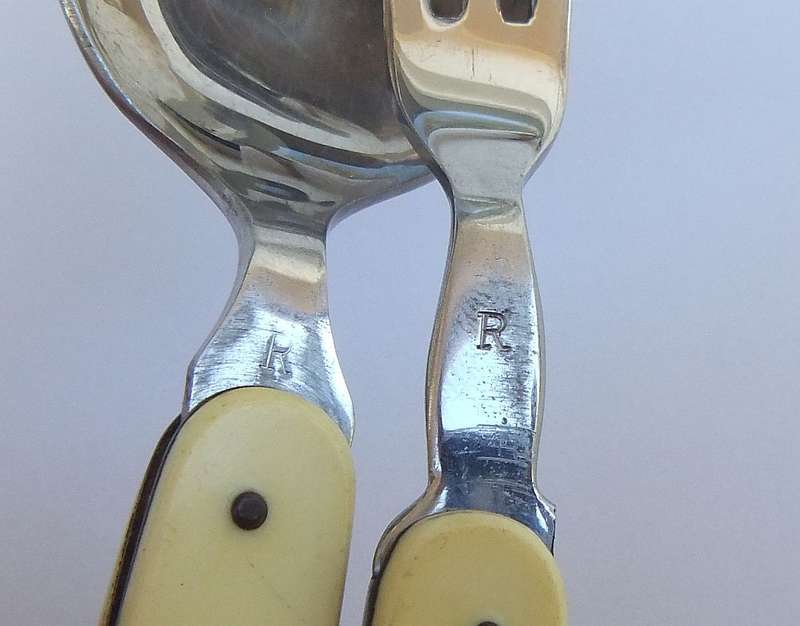 RARE FINDS !! A VINTAGE FOLDING SPOON & FORK BY DREIZACK GERMANY WITH BONE HANDLES !! OVER 50 EURO