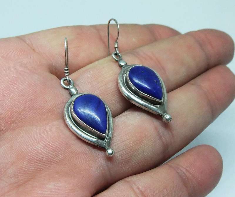 WOW !! A HEAVY QUALITY PAIR OF STERLING SILVER EARRINGS SET WITH CABOCHON LAPIS LAZULI STONES !!