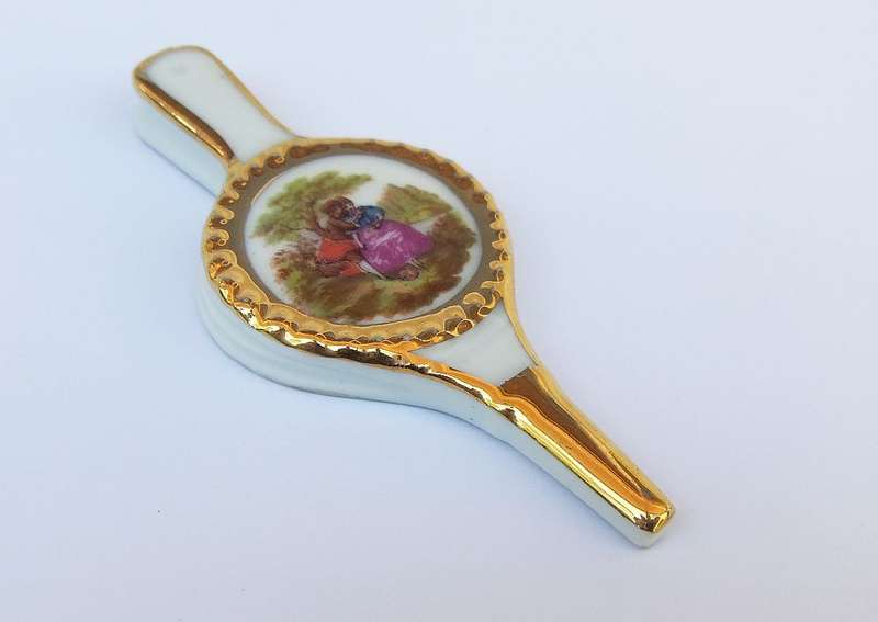 A CHARMING VINTAGE PORCELAIN PAIR OF BELLOWS BY WELL KNOWN FRENCH MAKER LIMOGES