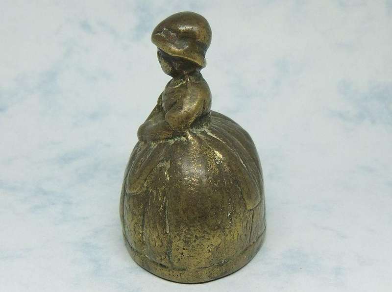 AG MOEDER MA !! A VERY CUTE SOLID BRONZE VICTORIAN CHILD FIGURE DINNER BELL IN GREAT CONDITION !!