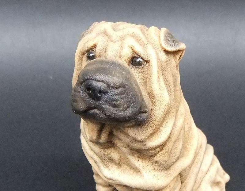 A HIGHLY DETAILED VINTAGE 1988 SOLID RESIN SHAR-PEI DOG FIGURE BY CASTAGNA OF ITALY