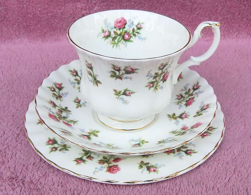 A VINTAGE ROYAL ALBERT TRIO - WINSOME PATTERN - MADE IN ENGLAND