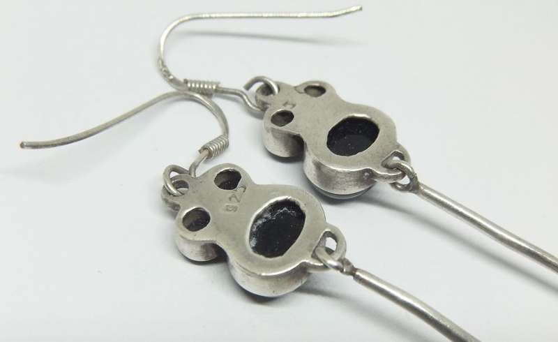 WOW !! A UNIQUE PAIR OF STERLING SILVER EARRINGS SET WITH CABOCHON BLACK ONYX STONES !! STUNNING !!