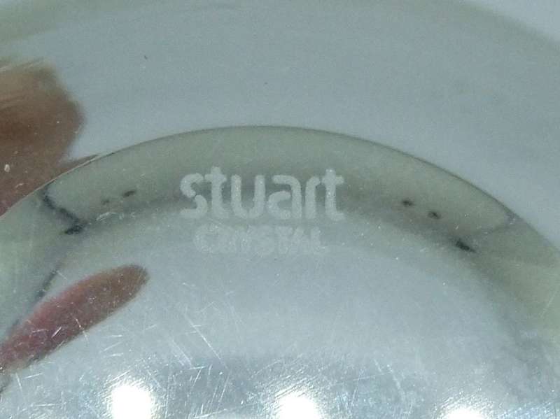 A STUNNING VINTAGE STUART CRYSTAL BOWL OR VASE IN EXCELLENT CONDITION
