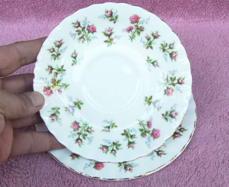 A VINTAGE ROYAL ALBERT TRIO - WINSOME PATTERN - MADE IN ENGLAND