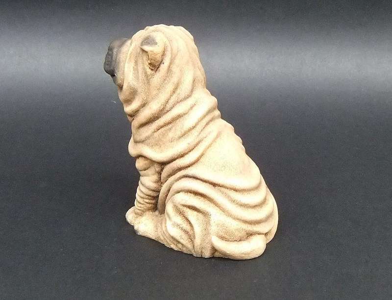 A HIGHLY DETAILED VINTAGE 1988 SOLID RESIN SHAR-PEI DOG FIGURE BY CASTAGNA OF ITALY