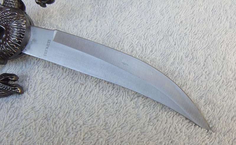 WOW !! A TOTALLY COOL DRAGON MOTIF ORNAMENTAL METAL DAGGER WITH STAINLESS STEEL BLADE !!