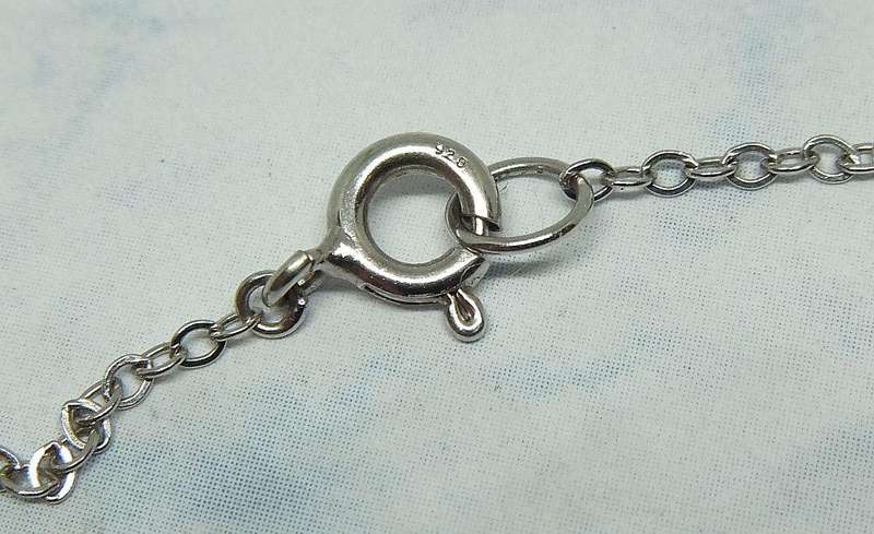 WOW !! A CHARMING STERLING SILVER ANKLET WITH "KISSING DOLPHINS" MOTIF IN EXCELLENT CONDITION !!