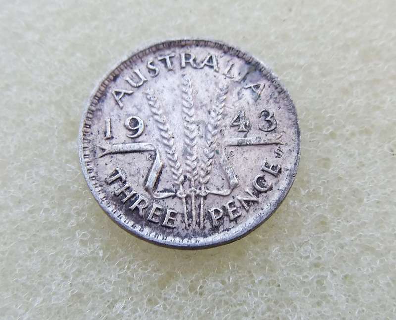 1943 AUSTRALIAN THREEPENCE COIN - SILVER