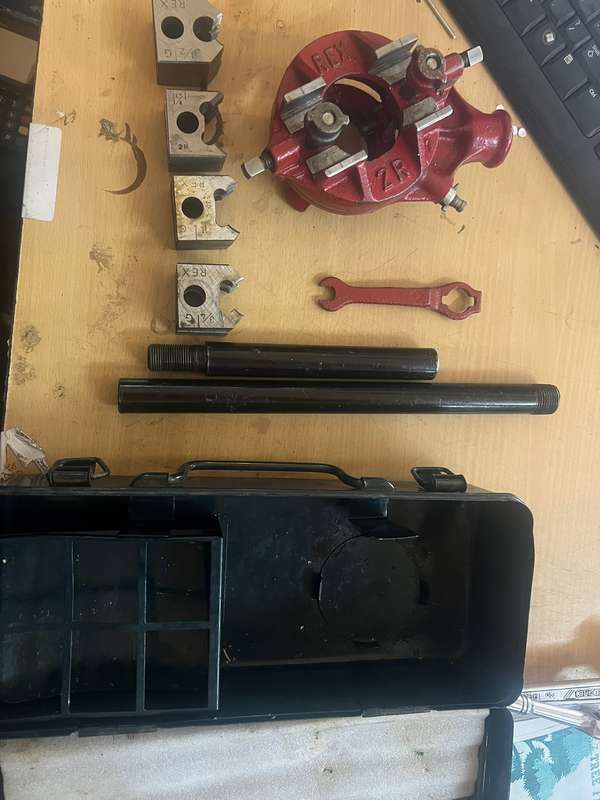 REX 2R ratchet pipe threader