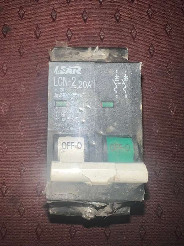 Lear Circuit Breaker 1 Pole + N 20A