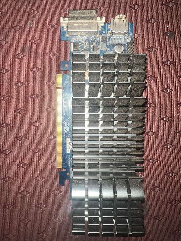 ASUS EN210 Silent/DI/1GD3/V2(LP) GeForce GT 210 1GB PCI-E Graphics Card