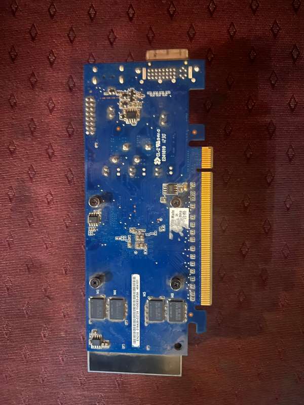 ASUS EN210 Silent/DI/1GD3/V2(LP) GeForce GT 210 1GB PCI-E Graphics Card