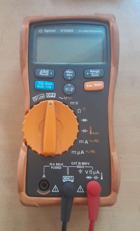 Agilent U1232A True RMS Handheld Digital Multimeter