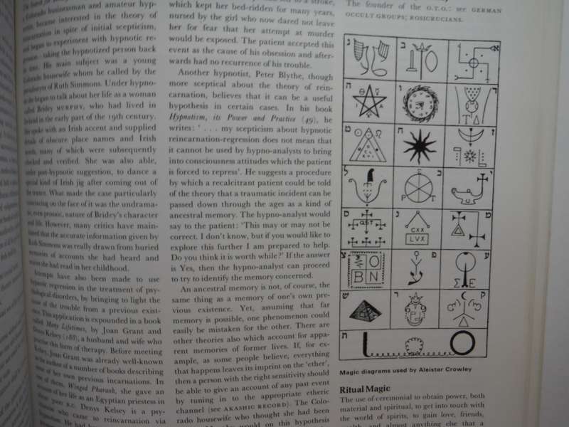 Encyclopedia of the Unexplained : Magic, Occultism and Parapsychology - Richard Cavendish