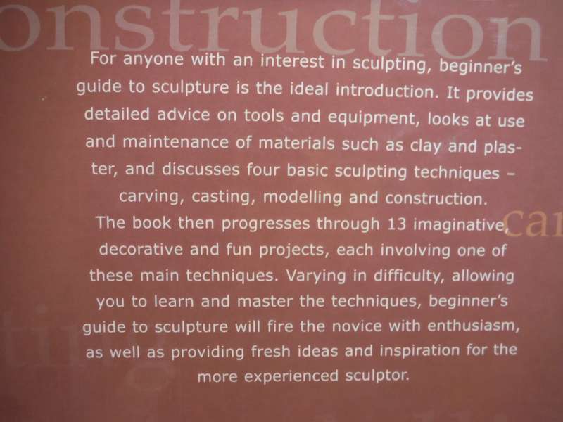 Beginner's Guide to Sculpture - Hardcover - Chloe Leaper