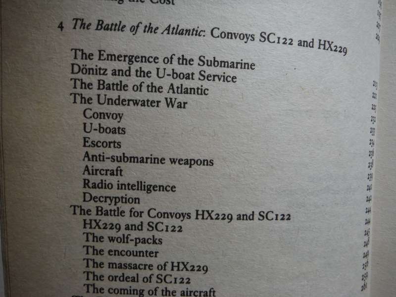 Battle at Sea : From Man-of-War to Submarine - Paperback - John Keegan