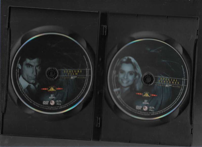 THE LIVING DAYLIGHTS- JAMES BOND