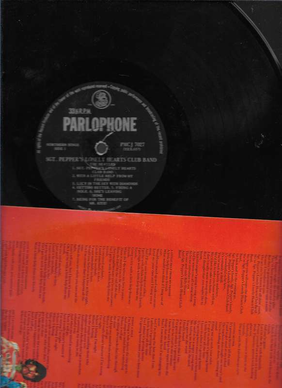 SGT PEPPERS LONELY HEARTS CLUB BAND- THE BEATLES (LP VINYL)