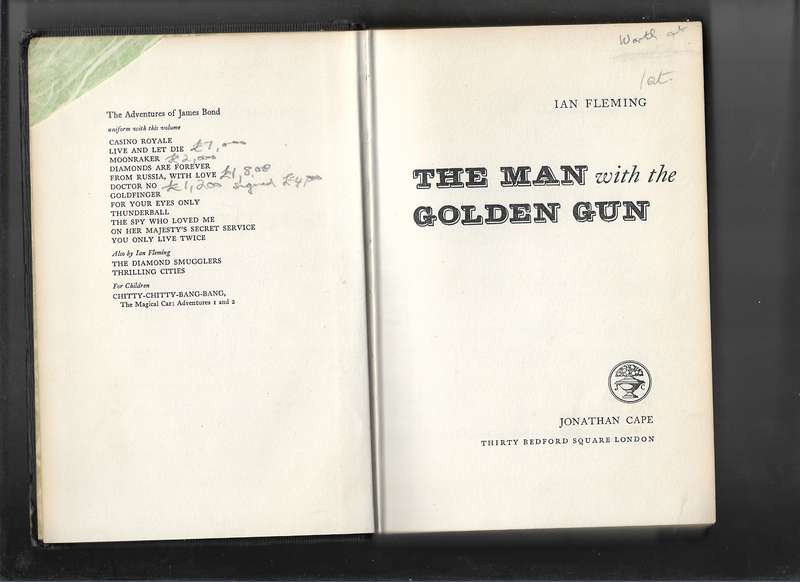 THE MAN WITH THE GOLDEN GUN- IAN FLEMING