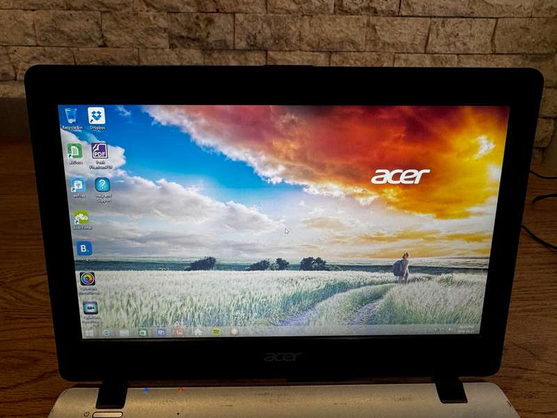 Acer Aspire E3-112 Intel Celeron 2.16GHz Dual Core 11.6", 4GB RAM, 450GB HDD PLEASE READ!!!