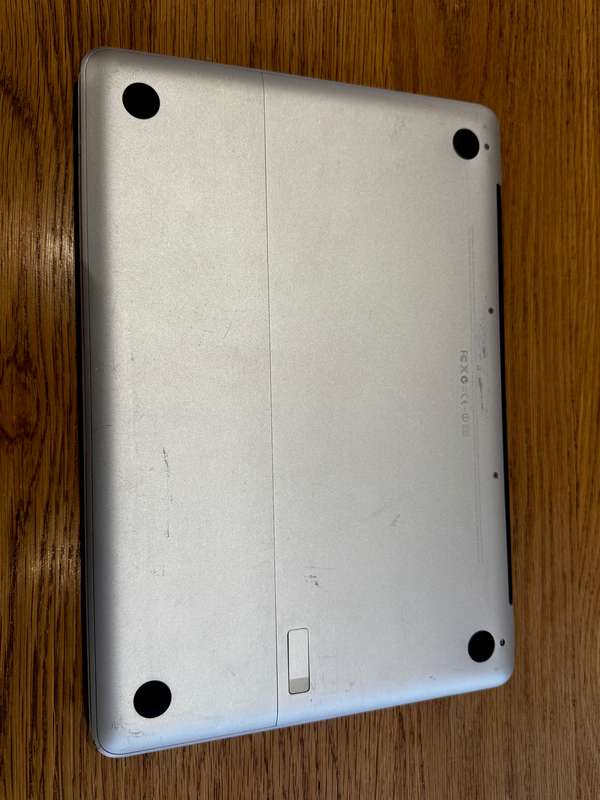 Apple MacBook Pro 13" 2008, Intel Core 2 Duo, 160gb HDD, 2gb Ram, 2GHz