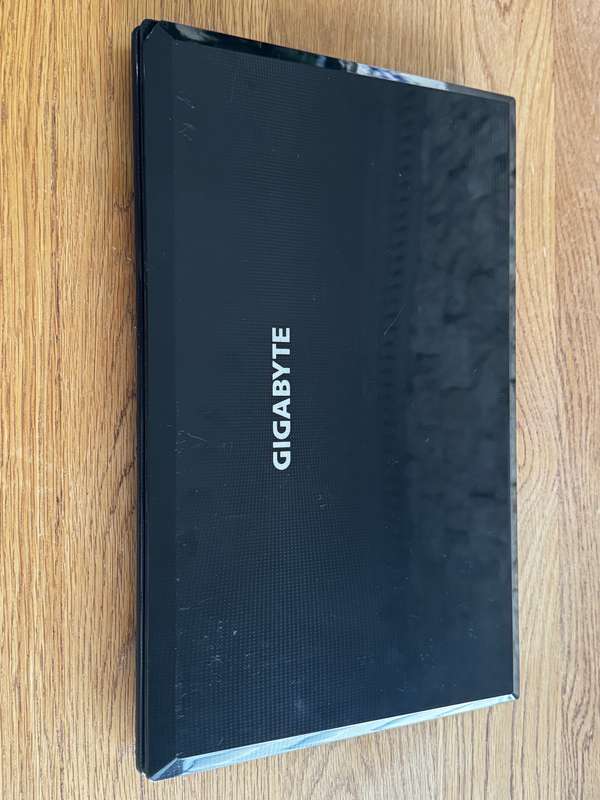 Gigabyte Notebook Q1700C 17.3'' Intel Celeron 1037U-Dual Core 1.8GHz 500GB HDD 4GBRAM PLEASE READ!!!