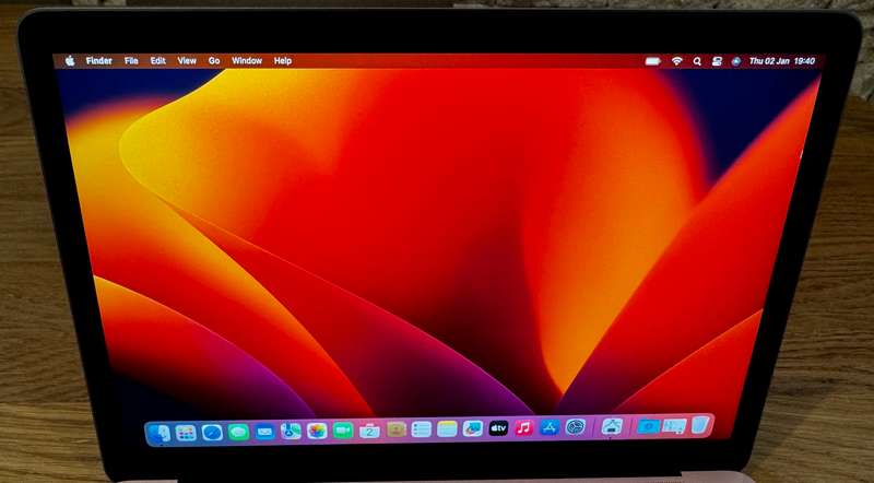 MacBook Pro 12 inch 2017, INTEL CORE M3, 1.2GHZ, 8GB RAM 256GB SSD, NEW BATTERY!!!!!!!