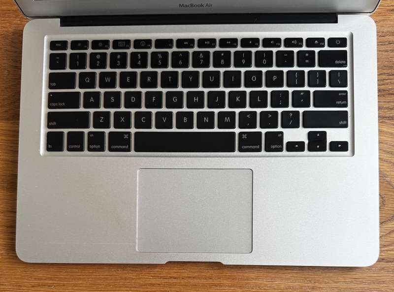 Apple MacBook Air 13" 2010 A1369 , Intel Core 2 Duo, 4Gb Ram. PLEASE READ!!!!!!