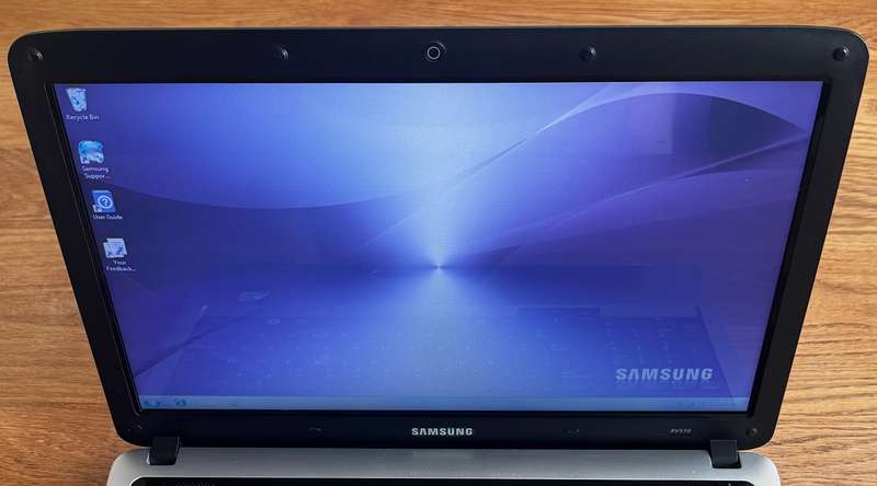 Samsung Notebook NP-RV510 15.6" Intel Celeron Dual-Core CPU 2.10GHz 2GB DDR3 RAM 320GB HDD