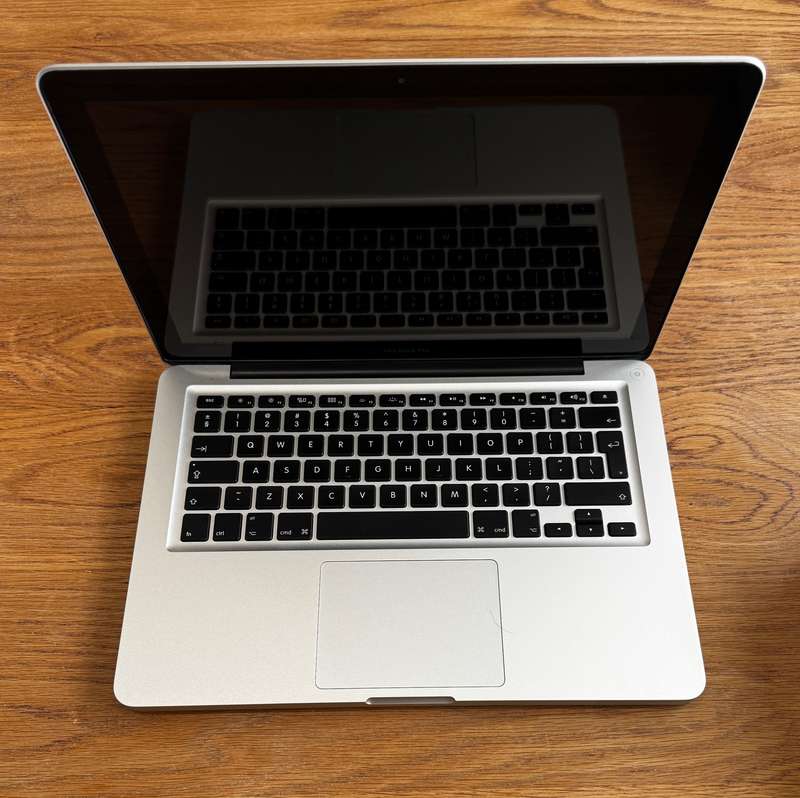 Apple MacBook Pro 13" MID 2012, Intel Core i5, 500gb HDD, 4gb Ram, 2.5GHz PLEASE READ!!!!!