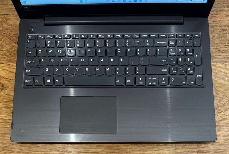 Lenovo V330-15IKB 15.6", Intel Core i5 8250U 1.80GHz, 8GB DDR4 RAM, 250GB SSD