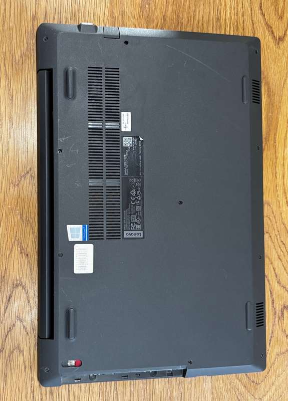 Lenovo V330-15IKB 15.6", Intel Core i5 8250U 1.80GHz, 8GB DDR4 RAM, 250GB SSD