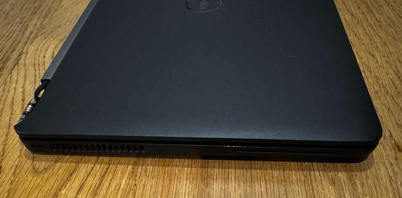 Dell Latitude E7270 12.5", Intel Core I5-6300U 2.4GHz, 8GB RAM, 256GB SSD PLEASE READ!!!