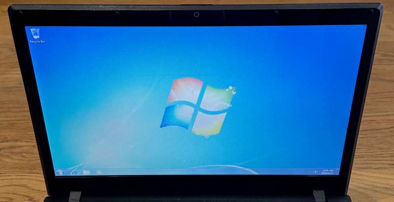 Mecer Xpression W76T 15.6" Laptop, Intel Core 2 Duo T6600 2.20GHz, 2GB RAM, 300GB HDD