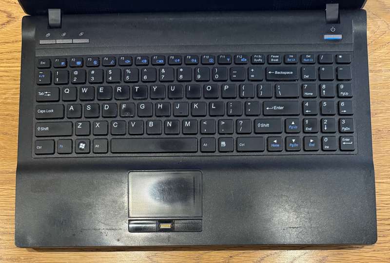 Mecer Xpression W76T 15.6" Laptop, Intel Core 2 Duo T6600 2.20GHz, 2GB RAM, 300GB HDD