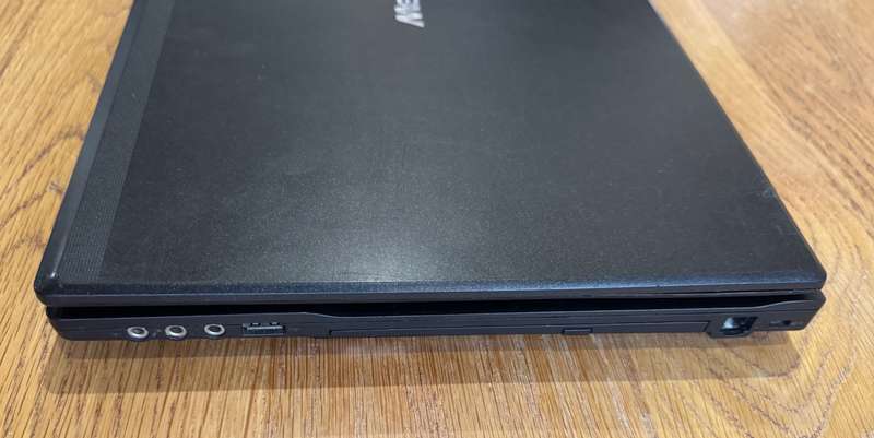 Mecer Xpression W76T 15.6" Laptop, Intel Core 2 Duo T6600 2.20GHz, 2GB RAM, 300GB HDD