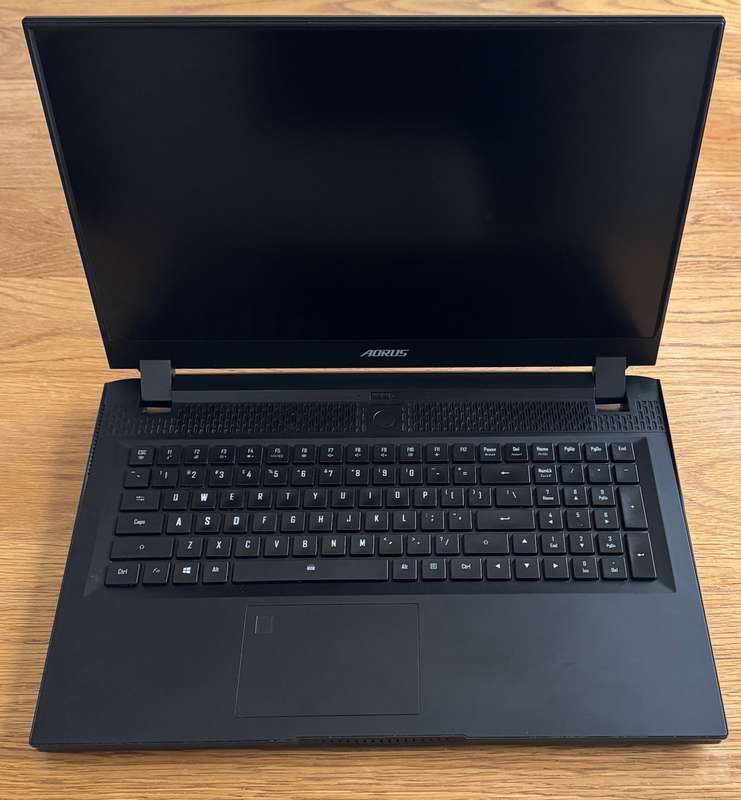 Gigabyte AORUS 17G XC 17.3", Intel Core i7-10870H 2.20GHz, RTX 3070, 8GB Ram, 512GB SSD, READ BELOW!