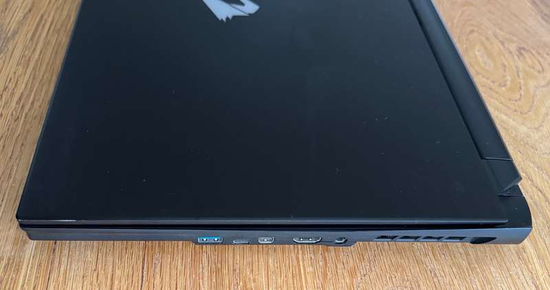 Gigabyte AORUS 17G XC 17.3", Intel Core i7-10870H 2.20GHz, RTX 3070, 8GB Ram, 512GB SSD, READ BELOW!