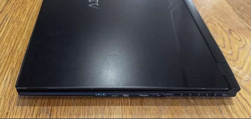 Gigabyte Aero 17 XB 144Hz 17.3", Intel Core i7-10875H 2.30GHz, RTX 2070 Super, 16GB Ram, 1TB SSD