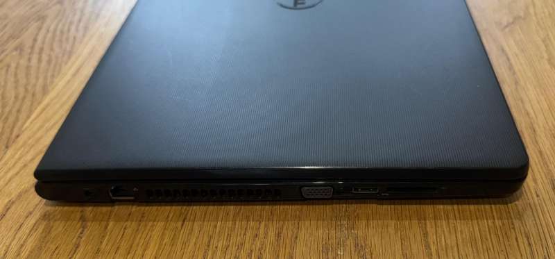 Dell Vostro 3559 15.6",Intel Core i5-6200U 2.30GHz, 8GB RAM, 256GB SSD