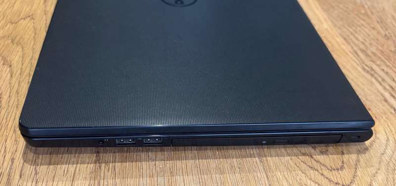 Dell Vostro 3559 15.6",Intel Core i5-6200U 2.30GHz, 8GB RAM, 256GB SSD